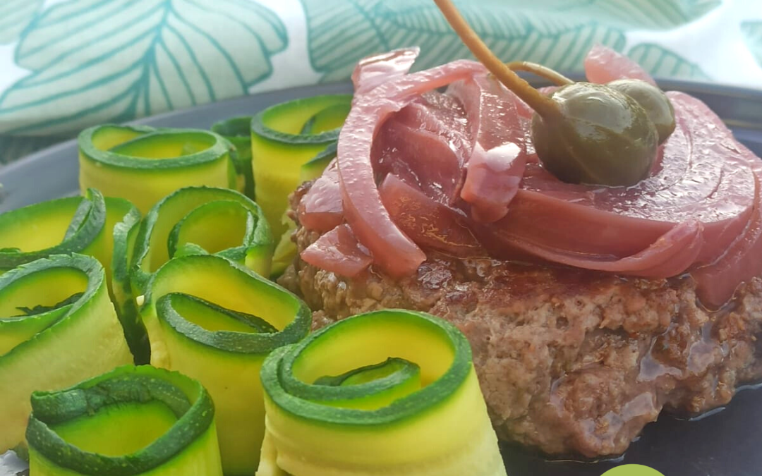 KE HAMBURGER CON ROSE DI ZUCCHINE E CIPOLLE IN AGRODOLCE