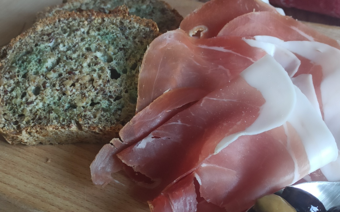 KE APERITIVO – Aperitivo chetogenico con pane salumi formaggi e pesce