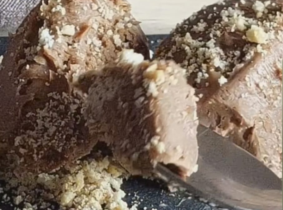 MOUSSE AL CIOCCOLATO CHETOGENICO CON GRANELLA DI BISCOTTI KETO